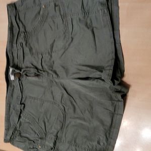 OLIVE GREEN SHORTS